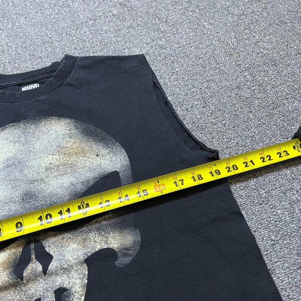 Vintage Marvel Mad Engine Punisher Skull Muscle Tank Top Size M Black 2004 Y2K - Picture 6 of 9